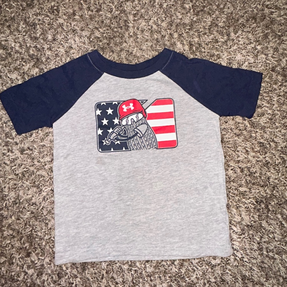 Under Armour Boys baseball shirt. Size 4.